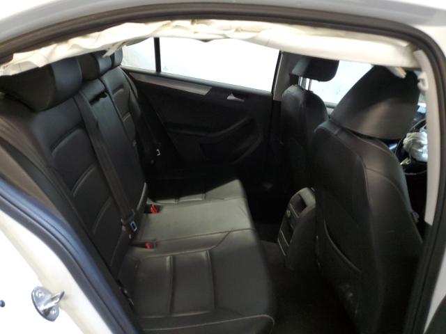 Photo 10 from auction – 2018 VOLKSWAGEN JETTA SE with VIN 3VWDB7AJ1JM262956