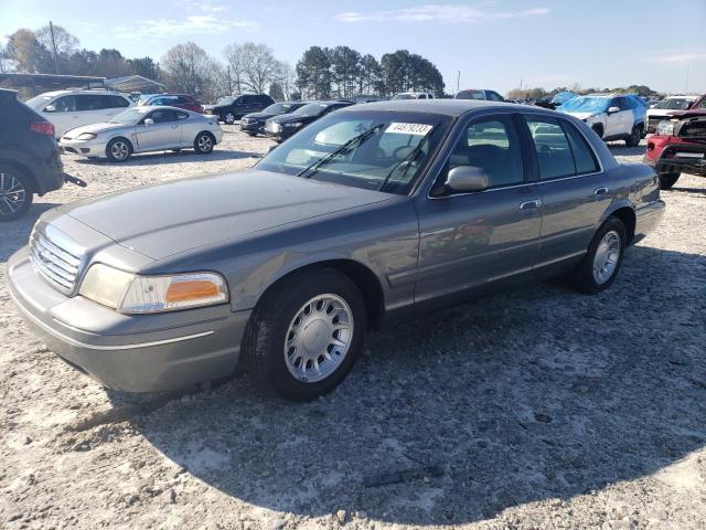 FORD CROWN VICT 2000 with VIN 2FAFP74W1YX105226 - Photo from auction
