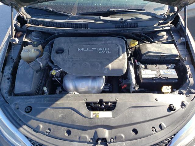 Photo 11 from auction – 2015 CHRYSLER 200 LIMITE with VIN 1C3CCCAB3FN675542