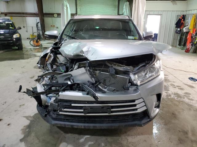 Photo 5 from auction – 2019 TOYOTA HIGHLANDER with VIN 5TDJZRFH7KS582870