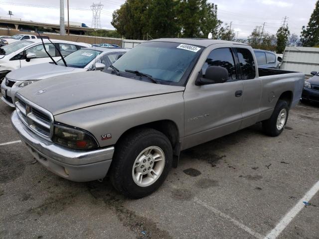 DODGE DAKOTA 2000 with VIN 1B7GL22X8YS692729 - Photo from auction