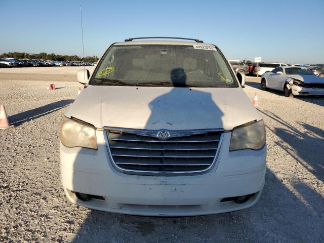 Photo 5 from auction – 2010 CHRYSLER TOWN & COU with VIN 2A4RR5D17AR235395