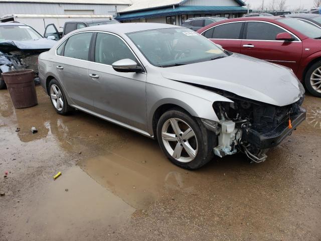 Photo 4 from auction – 2012 VOLKSWAGEN PASSAT SE with VIN 1VWBP7A34CC002839