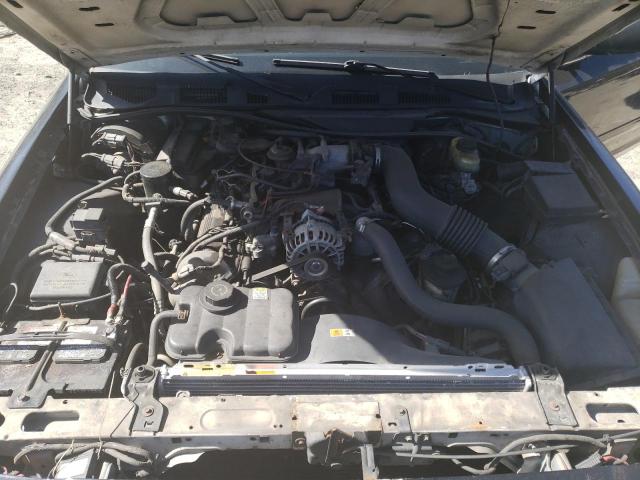 Photo 11 from auction – 2001 FORD CROWN VICT with VIN 2FAFP71W41X121785
