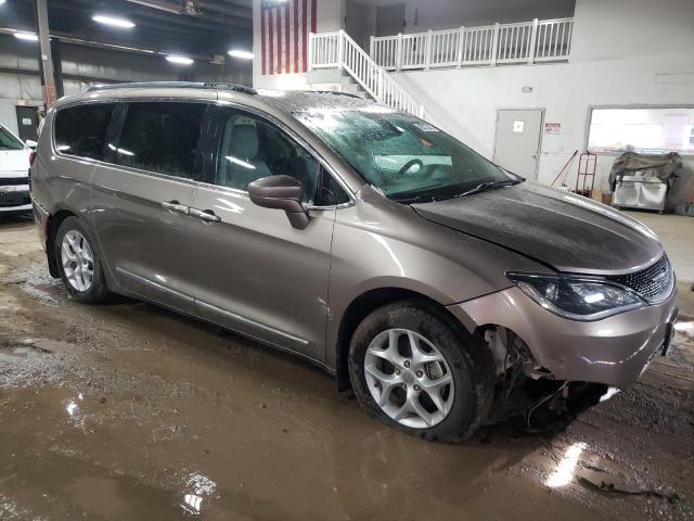Photo 4 from auction – 2017 CHRYSLER PACIFICA T with VIN 2C4RC1EG4HR752683