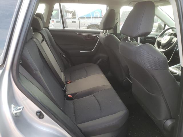 Photo 11 from auction – 2022 TOYOTA RAV4 LE with VIN JTMLWRFV8ND158704