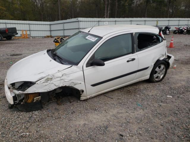 FORD FOCUS ZX3 2004 with VIN 3FAFP31ZX4R126835 - Photo from auction