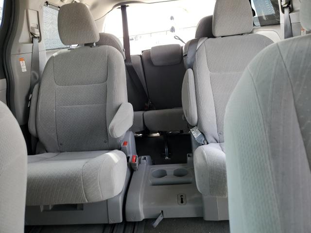 Photo 10 from auction – 2017 TOYOTA SIENNA LE with VIN 5TDKZ3DC6HS873751