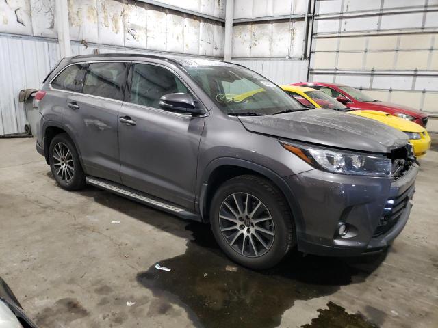 Photo 4 from auction – 2017 TOYOTA HIGHLANDER with VIN 5TDJZRFH6HS363049