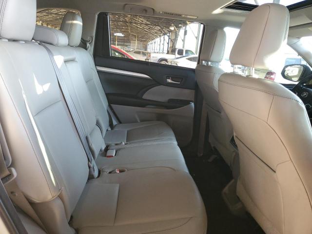 Photo 11 from auction – 2018 TOYOTA HIGHLANDER with VIN 5TDKZRFH6JS278531