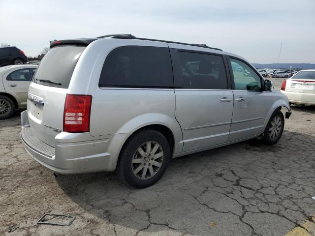 Photo 3 from auction – 2010 CHRYSLER TOWN & COU with VIN 2A4RR8D10AR480573