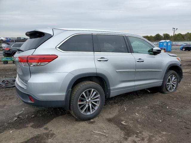 Photo 3 from auction – 2017 TOYOTA HIGHLANDER with VIN 5TDJZRFH1HS468663