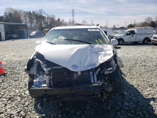 Photo 5 from auction – 2017 TOYOTA SIENNA SE with VIN 5TDXZ3DC3HS824884