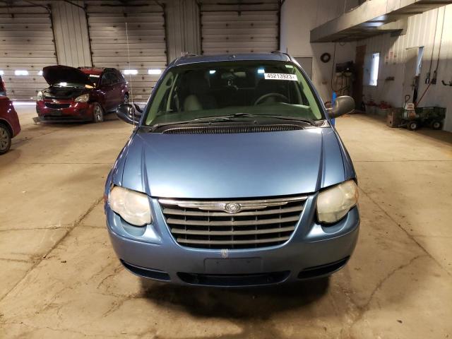 Photo 5 from auction – 2007 CHRYSLER TOWN & COU with VIN 1A4GP44R77B181424