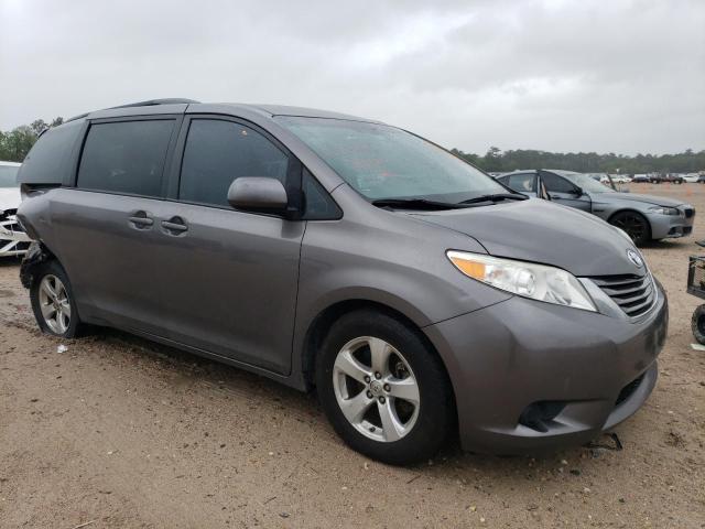 Photo 4 from auction – 2017 TOYOTA SIENNA LE with VIN 5TDKZ3DC3HS835488