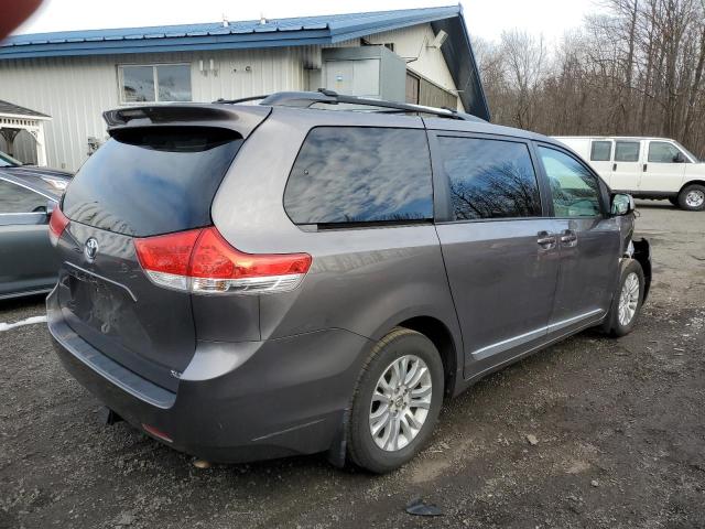 Photo 3 from auction – 2011 TOYOTA SIENNA XLE with VIN 5TDYK3DC4BS151622