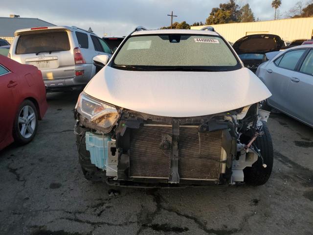 Photo 5 from auction – 2017 TOYOTA RAV4 XLE with VIN JTMWFREV0HJ714833