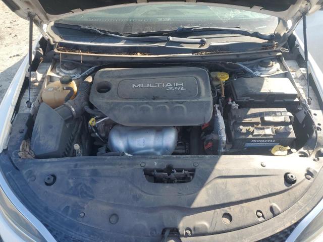 Photo 11 from auction – 2015 CHRYSLER 200 LIMITE with VIN 1C3CCCAB8FN621797