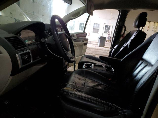 Photo 7 from auction – 2010 CHRYSLER TOWN & COU with VIN 2A4RR8DX9AR366575