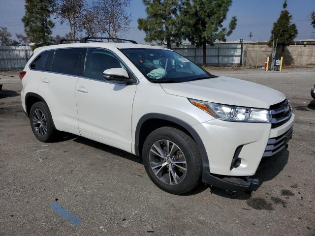 Photo 4 from auction – 2018 TOYOTA HIGHLANDER with VIN 5TDZZRFH8JS285110