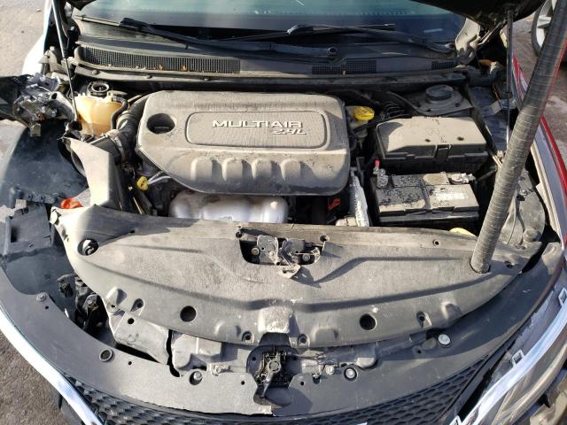 Photo 11 from auction – 2015 CHRYSLER 200 LIMITE with VIN 1C3CCCAB4FN670950