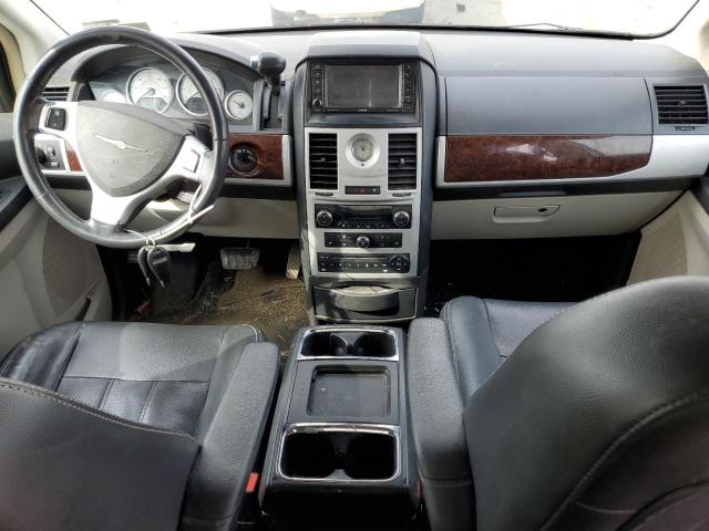 Photo 8 from auction – 2010 CHRYSLER TOWN & COU with VIN 2A4RR8D10AR480573