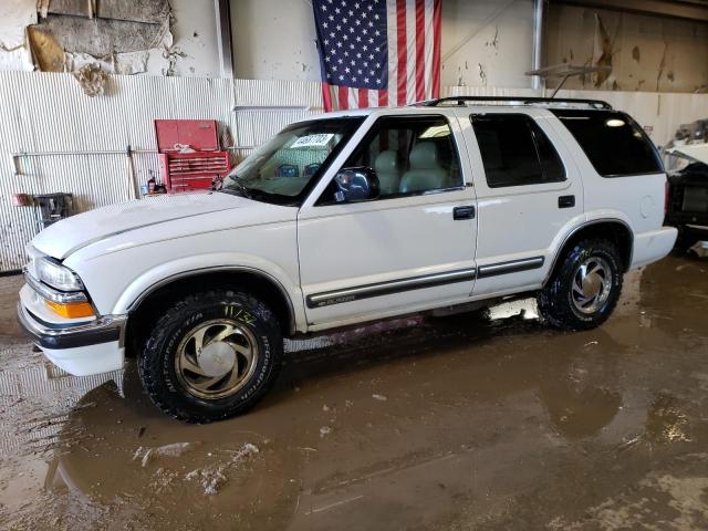 CHEVROLET BLAZER 2000 with VIN 1GNDT13W3Y2392929 - Photo from auction