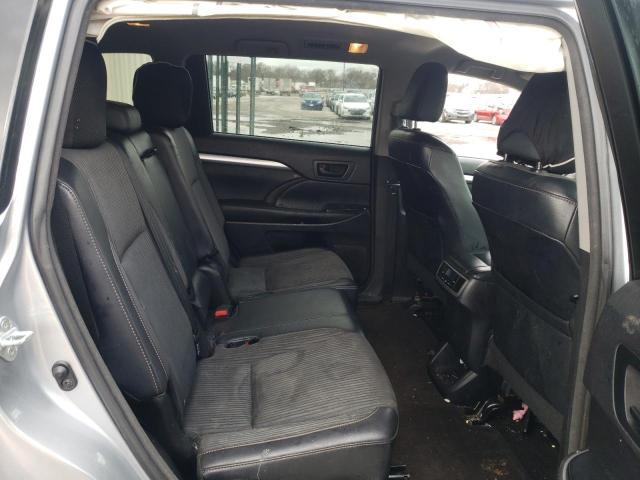Photo 11 from auction – 2016 TOYOTA HIGHLANDER with VIN 5TDBKRFH8GS225004