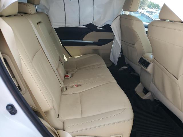 Photo 11 from auction – 2018 TOYOTA HIGHLANDER with VIN 5TDJZRFH7JS554565