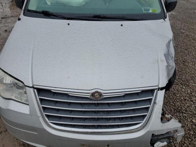 Photo 11 from auction – 2010 CHRYSLER TOWN & COU with VIN 2A4RR4DE2AR104436