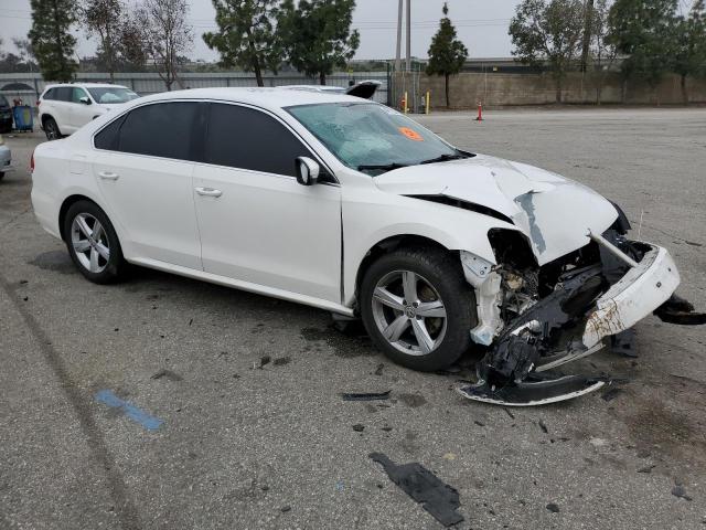 Photo 4 from auction – 2015 VOLKSWAGEN PASSAT S with VIN 1VWAT7A37FC107970