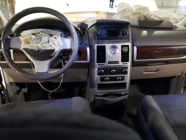Photo 8 from auction – 2010 CHRYSLER TOWN & CNT with VIN 2A4RR5D13AR105579