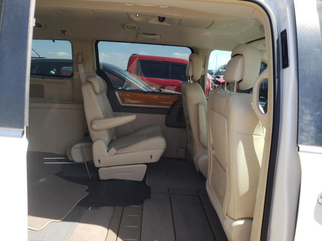 Photo 11 from auction – 2010 CHRYSLER TOWN & COU with VIN 2A4RR7DX8AR376332