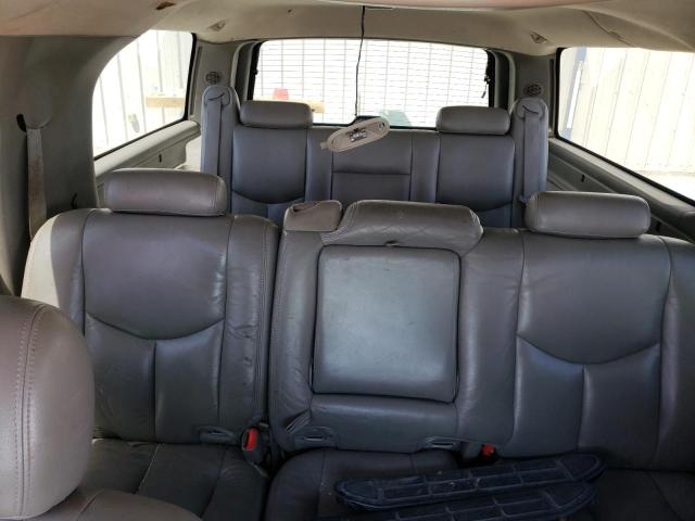 Photo 10 from auction – 2004 CHEVROLET SUBURBAN K with VIN 3GNFK16Z34G244332