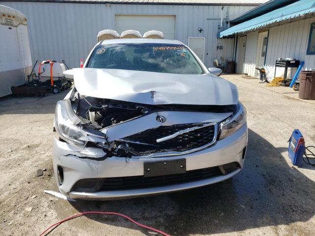 Photo 5 from auction – 2017 KIA FORTE LX with VIN 3KPFL4A78HE130244