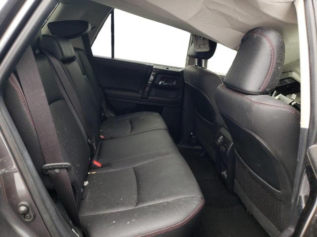 Photo 11 from auction – 2022 TOYOTA 4RUNNER SR with VIN JTERU5JR9N6006076