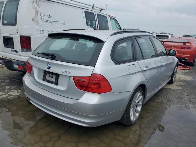 Photo 3 from auction – 2011 BMW 328 XI with VIN WBAUU3C53BA542184