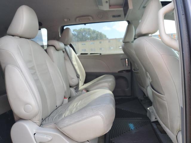 Photo 11 from auction – 2014 TOYOTA SIENNA XLE with VIN 5TDYK3DC1ES406912