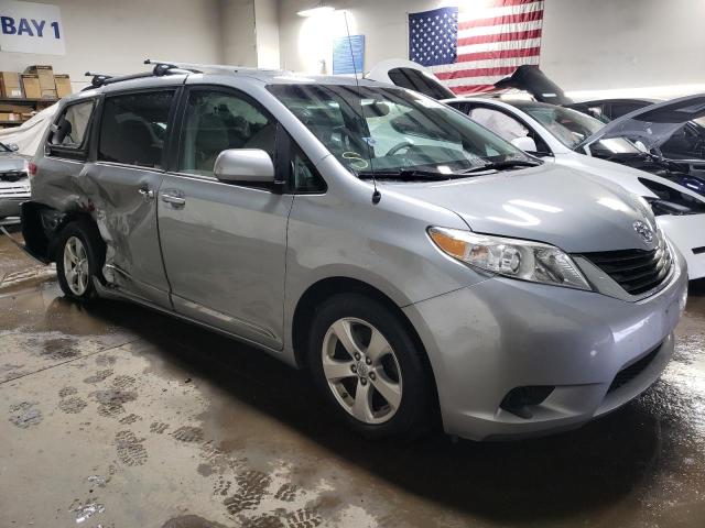 Photo 4 from auction – 2014 TOYOTA SIENNA LE with VIN 5TDKK3DC2ES524750