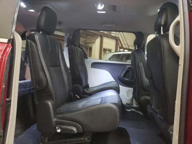 Photo 11 from auction – 2016 CHRYSLER TOWN & COU with VIN 2C4RC1CG9GR100952