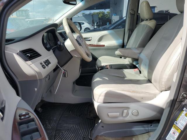 Photo 7 from auction – 2014 TOYOTA SIENNA XLE with VIN 5TDYK3DC1ES406912