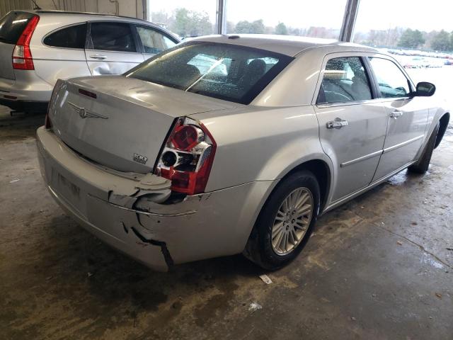 Photo 3 from auction – 2010 CHRYSLER 300 TOURIN with VIN 2C3CA5CV0AH167877