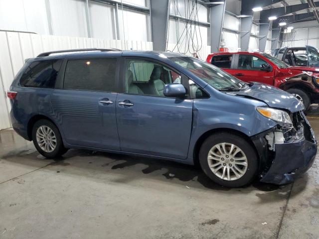 Photo 4 from auction – 2015 TOYOTA SIENNA XLE with VIN 5TDYK3DC3FS674443