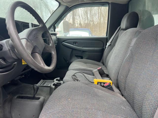 Photo 5 from auction – 2005 CHEVROLET SILVERADO with VIN 1GBJK34285E290529