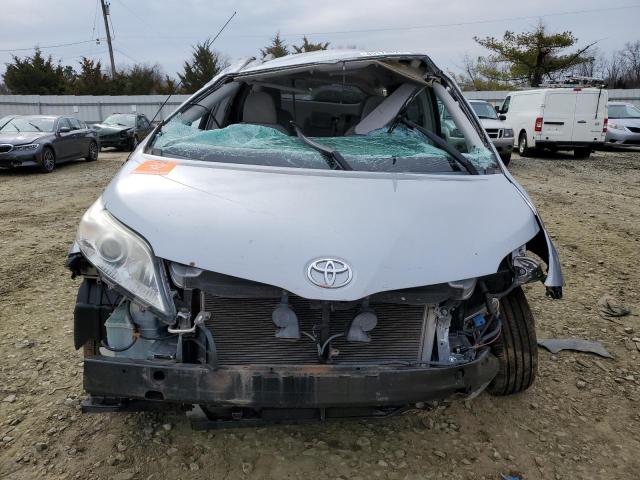 Photo 5 from auction – 2013 TOYOTA SIENNA LE with VIN 5TDKK3DC4DS318294