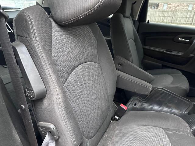 Photo 6 from auction – 2017 CHEVROLET TRAVERSE L with VIN 1GNKRGKD3HJ200715