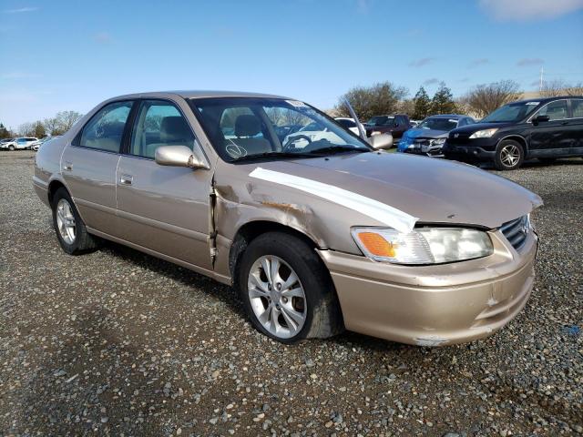 TOYOTA CAMRY CE 2001 with VIN JT2BG22K110579086 - Photo from auction