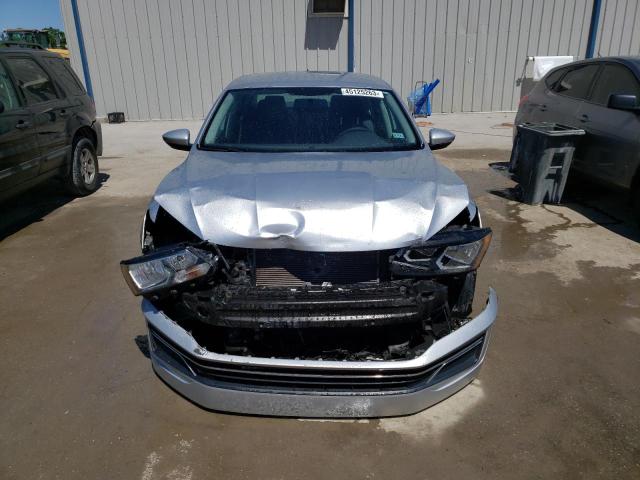 Photo 5 from auction – 2016 VOLKSWAGEN PASSAT S with VIN 1VWAS7A36GC034563