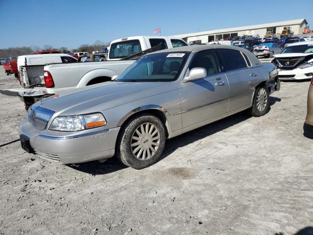 LINCOLN TOWN CAR E 2003 with VIN 1LNHM81W03Y672988 - Photo from auction