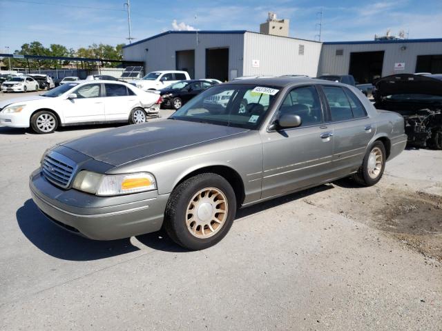 FORD CROWN VICT 2000 with VIN 2FAFP74W3YX138289 - Photo from auction